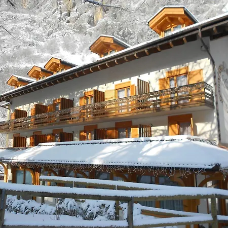Hotel Garni Nembia San Lorenzo Dorsino